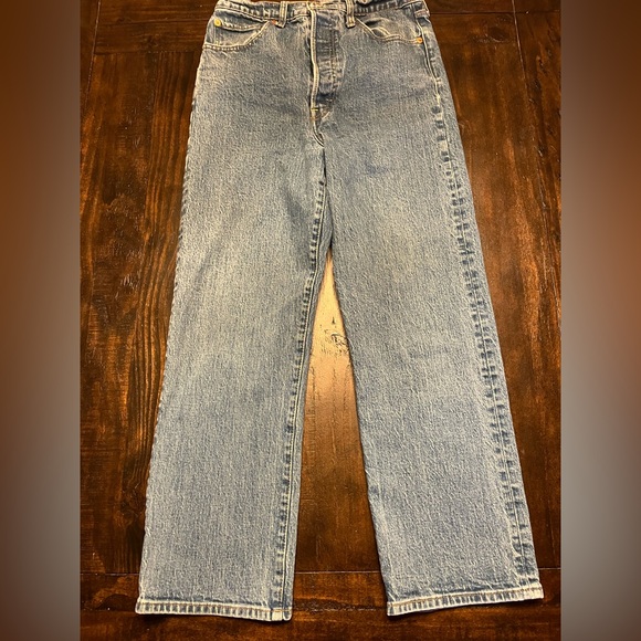 Levi's High Rise Jeans - Light Blue - Picture 1 of 9